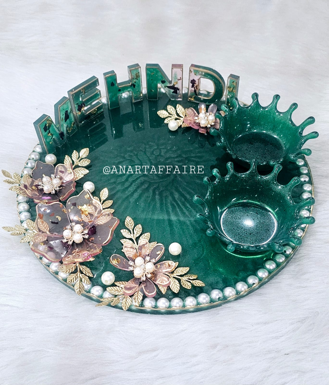 Emerald green Mehndi resin tray with floral, pearl, and gold leaf embellishments